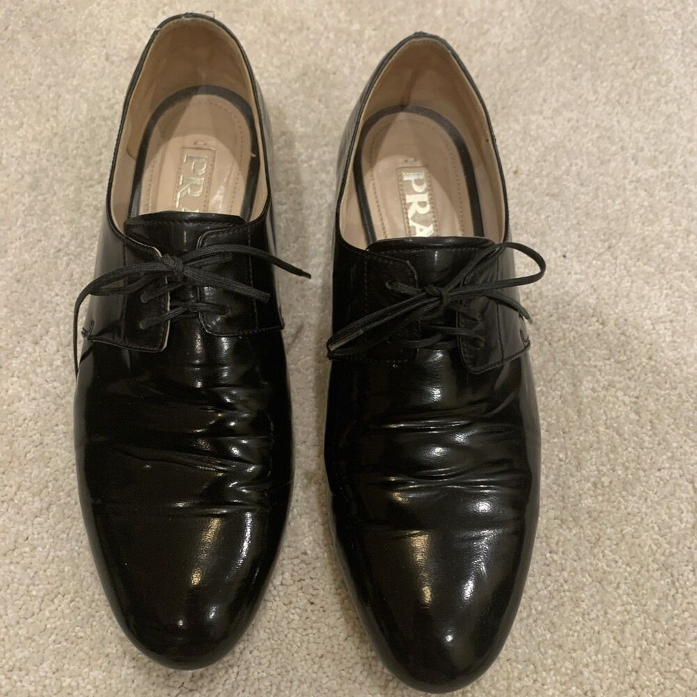 Prada Oxford Lace up Black Patent Leather Flat Shoes Size 6 Women’s Vintage
